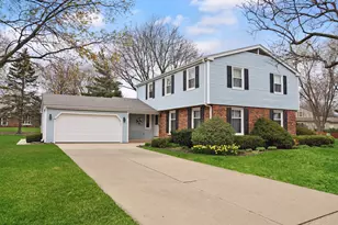 37 Pottowattomie Ct, Naperville, IL 60563 - Photo 1