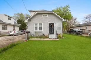 135 N Calhoun St, Aurora, IL 60505 - Photo 1