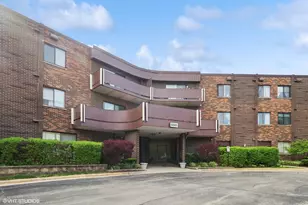 898 Wellington Ave, Elk Grove Village, IL 60007 - Photo 1