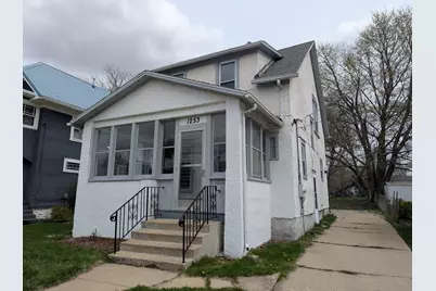 1253 S Walnut Avenue, Freeport, IL 61032 - Photo 1