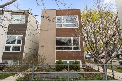 3124 N Sacramento Avenue, Chicago, IL 60618 - Photo 1