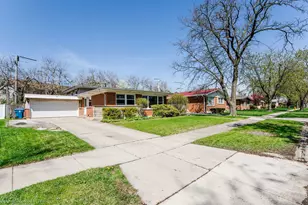 190 Sherry Ln, Chicago Heights, IL 60411 - Photo 1