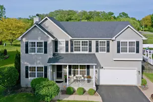 851 Crabapple Dr, Crystal Lake, IL 60014 - Photo 1