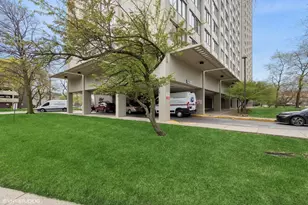 4850 S Lake Park Ave, Chicago, IL 60615 - Photo 1