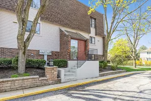 449 Elm St, Deerfield, IL 60015 - Photo 1