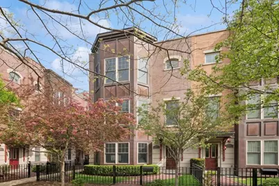 3012 W Newport Avenue, Chicago, IL 60618 - Photo 1