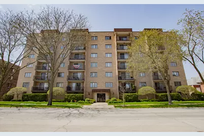 700 Graceland Avenue #303, Des Plaines, IL 60016 - Photo 1