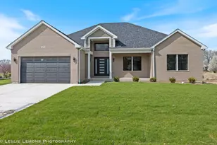 670 Schomer Rd, Aurora, IL 60505 - Photo 1