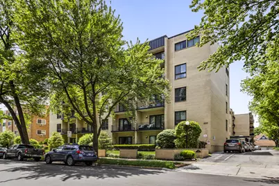 221 N Kenilworth Avenue #310, Oak Park, IL 60302 - Photo 1