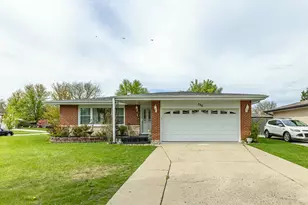 750 Evergreen Ln, Bartlett, IL 60103 - Photo 1