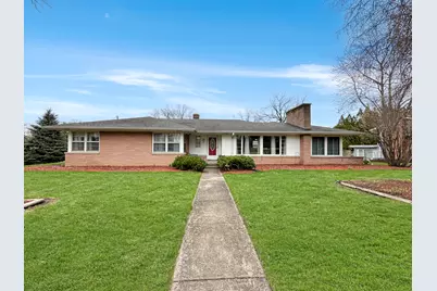 1025 W Lincoln Avenue, Belvidere, IL 61008 - Photo 1