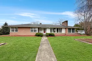 1025 W Lincoln Ave, Belvidere, IL 61008 - Photo 1