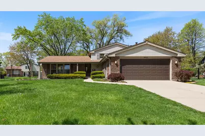 1402 E Burr Oak Drive, Arlington Heights, IL 60004 - Photo 1