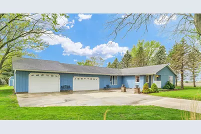 824 W 3rd Street, Gilman, IL 60938 - Photo 1