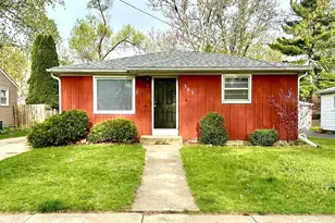 362 Heine Ave, Elgin, IL 60123 - Photo 1