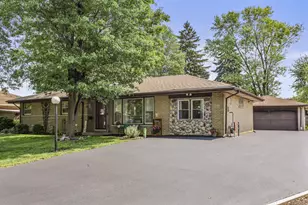 11341 S Nagle Ave, Worth, IL 60482 - Photo 1