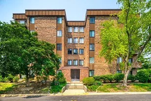 420 Walnut Creek Ave, Lisle, IL 60532 - Photo 1