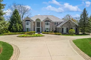 30 Rue Foret, Lake Forest, IL 60045 - Photo 1