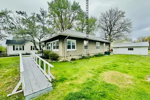 1009 S Bloomington St, Streator, IL 61364 - Photo 1