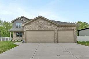 165 N Division St, Braidwood, IL 60408 - Photo 1