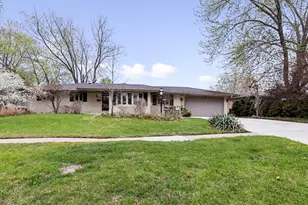 3617 Fleetwood Dr, Rockford, IL 61101 - Photo 1