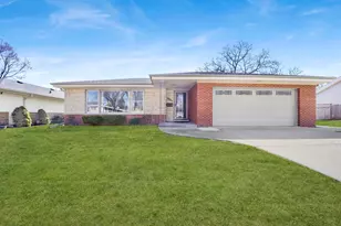 2921 Lahon St, Park Ridge, IL 60068 - Photo 1