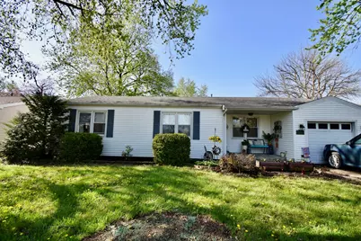 1811 E Lincoln Street, Bloomington, IL 61701 - Photo 1