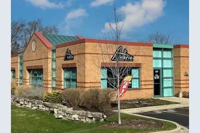 667 E Calhoun Street, Woodstock, IL 60098 - Photo 1