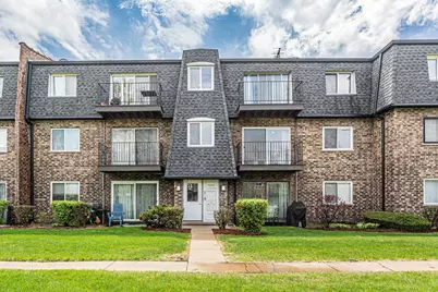 9405 Bay Colony Drive #2W, Des Plaines, IL 60016 - Photo 1