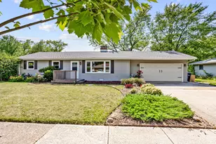 305 Illini Dr, Minooka, IL 60447 - Photo 1