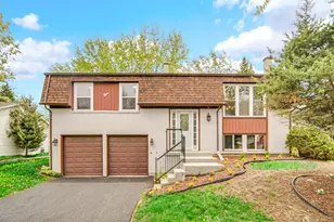 9 Shilling Ct, Bolingbrook, IL 60440 - Photo 1