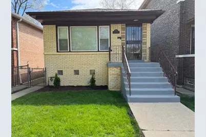 9319 S Paxton Avenue, Chicago, IL 60617 - Photo 1