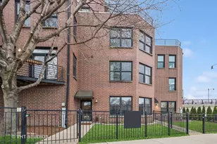 2974 N River Walk Dr, Chicago, IL 60618 - Photo 1