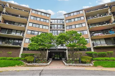 101 Bar Harbour Road #6N, Schaumburg, IL 60193 - Photo 1