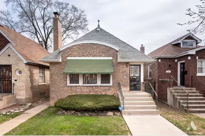 10041 S Calumet Avenue, Chicago, IL 60628 - Photo 1