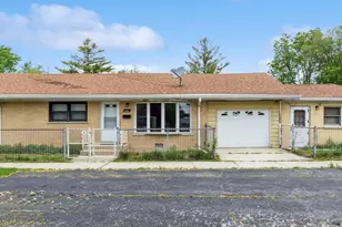 6054 107th St, Chicago Ridge, IL 60415 - Photo 1