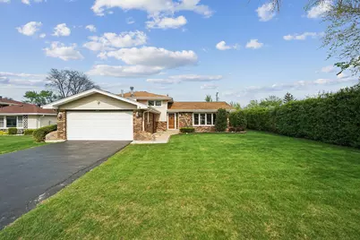 10443 S 82nd Court, Palos Hills, IL 60465 - Photo 1