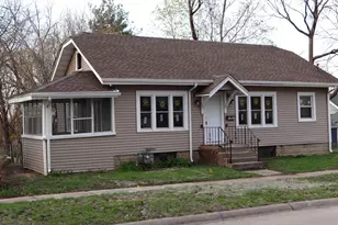 1611 Ashland Ave, Rockford, IL 61101 - Photo 1