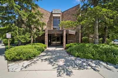 925 Spring Hill Drive #211, Northbrook, IL 60062 - Photo 1