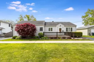 411 E 2nd St, Lockport, IL 60441 - Photo 1