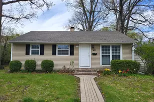 431 Whittier Ln, Mundelein, IL 60060 - Photo 1