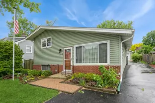 646 W Babcock Ave, Elmhurst, IL 60126 - Photo 1