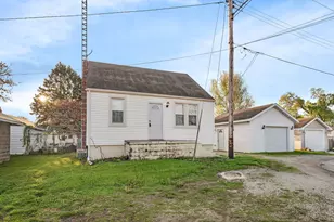 1012 1/2 W Lafayette St, Ottawa, IL 61350 - Photo 1