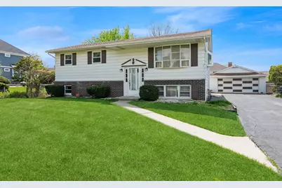 566 W Gladys Avenue, Elmhurst, IL 60126 - Photo 1