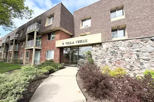 6 Villa Verde Dr, Buffalo Grove, IL 60089 - Photo 1