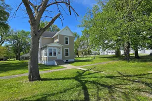 140 E Walnut St, Sheldon, IL 60966 - Photo 1