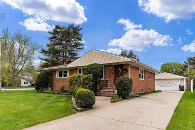 604 N Wilshire Lane, Arlington Heights, IL 60004 - Photo 1