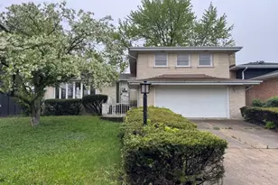 8135 W Rascher Ave, Chicago, IL 60656 - Photo 1