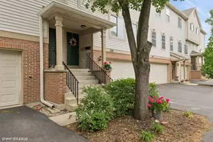 326 Southwicke Dr, Streamwood, IL 60107 - Photo 1