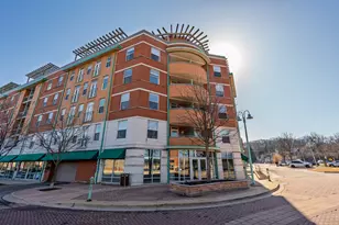 400 Village Circle Ave, Willow Springs, IL 60480 - Photo 1